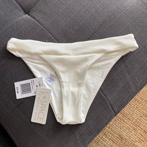 L SPACE cream Veronica bottoms / M